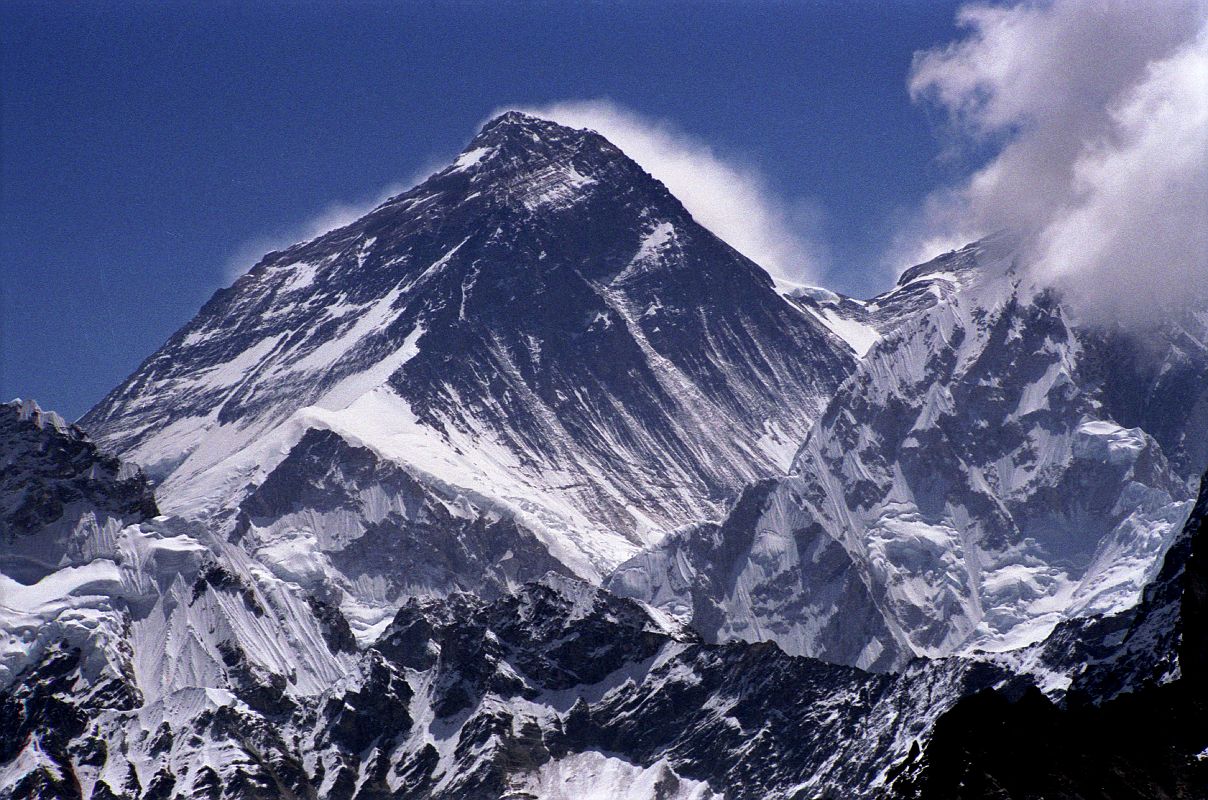 Gokyo 4 Nameless Fangs 6-3 Everest and Lhotse
